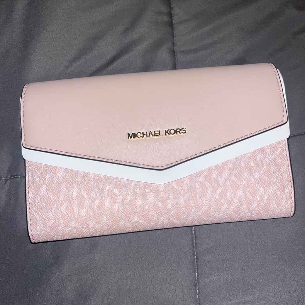 Micheal Kors Clutch